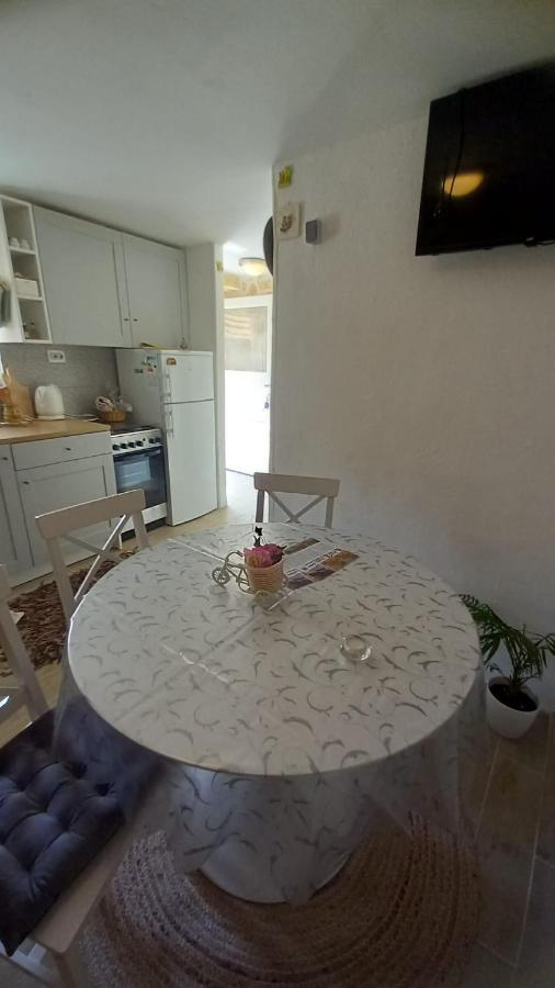 Апартаменты Apartman Niki, Medov Dolac - Lovrec Экстерьер фото