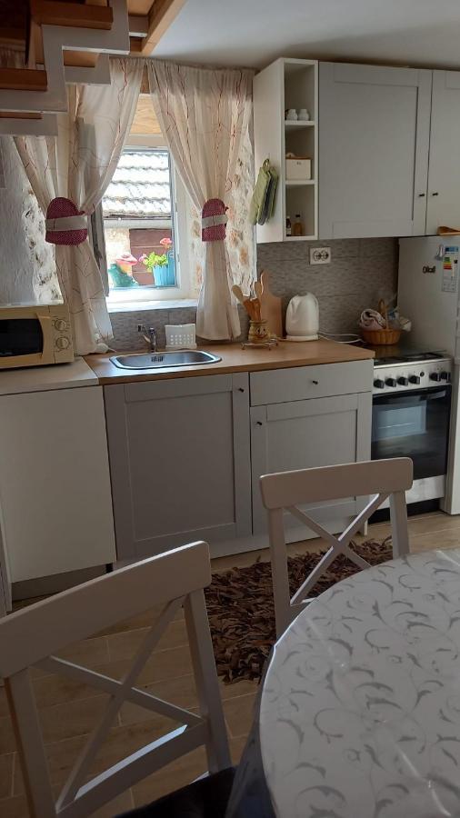 Апартаменты Apartman Niki, Medov Dolac - Lovrec Экстерьер фото
